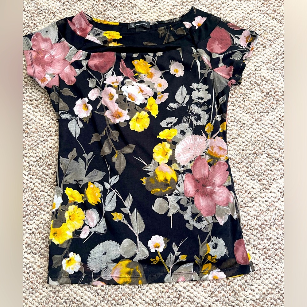Flowery blouse size medium